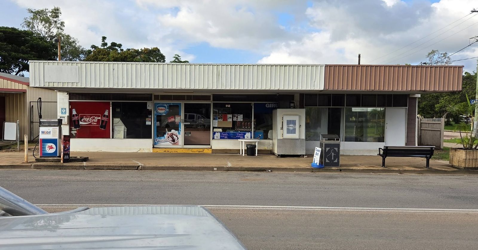 Giru Convenience storefront